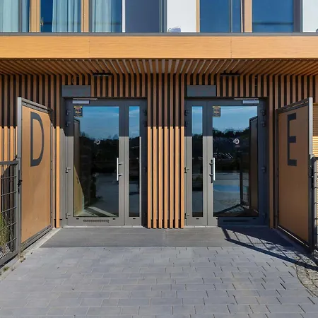 Stylish With Parking And Balcony By Renters Apartamento Gdynia