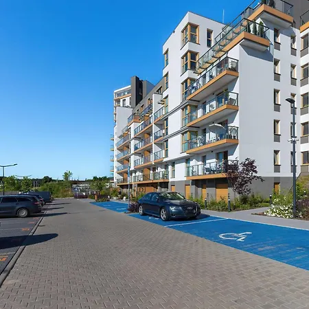 Stylish With Parking And Balcony By Renters Apartamento *